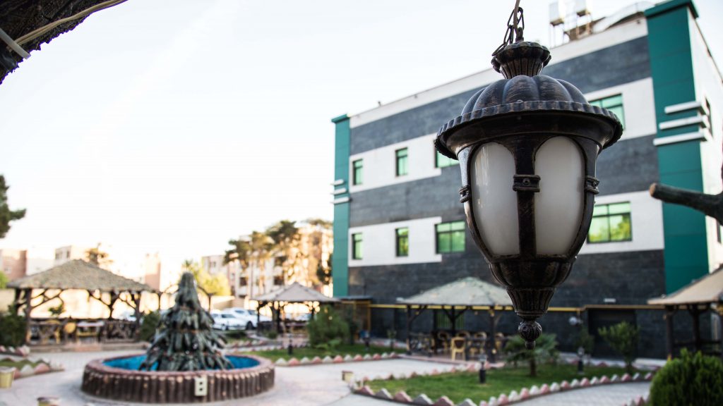 نمایی از تالار