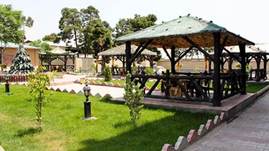 آلاچیق های رستوران سنتی سپیدار